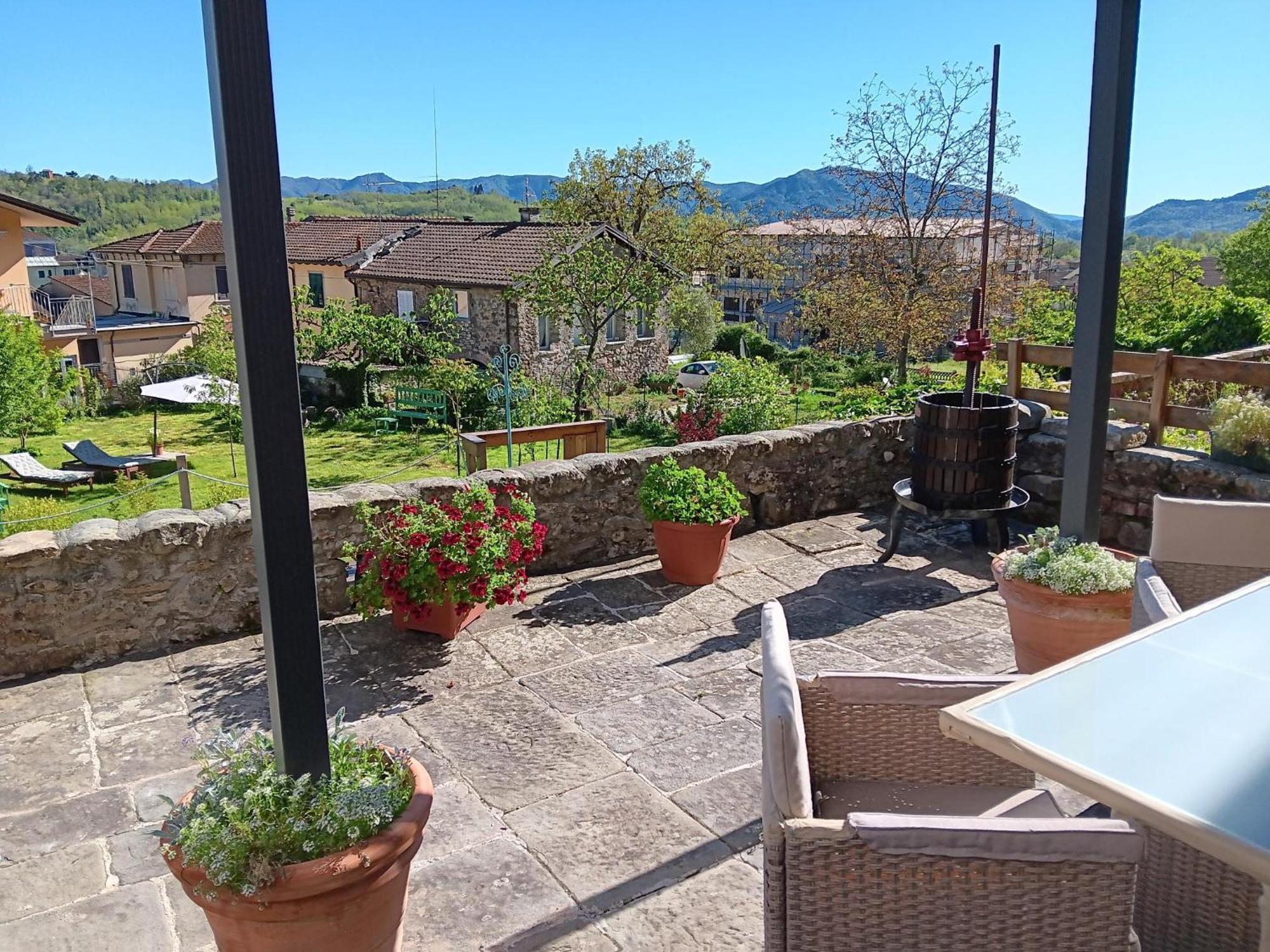 Monti Guesthouse Monti di Licciana Nardi Εξωτερικό φωτογραφία