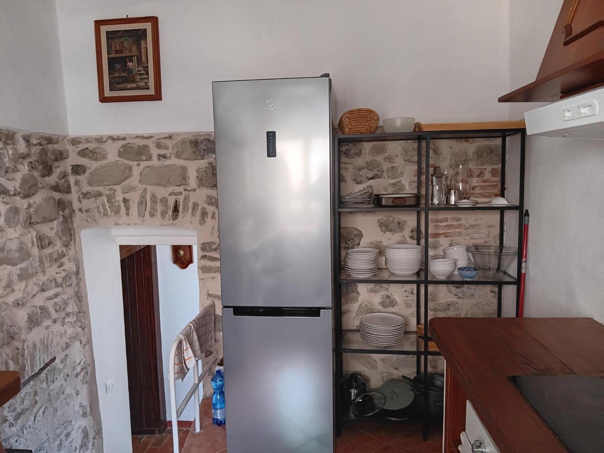 Monti Guesthouse Monti di Licciana Nardi Εξωτερικό φωτογραφία
